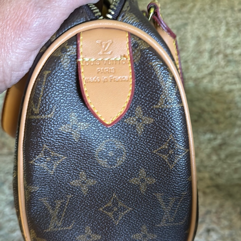 Louis Vuitton Brown Satchel with Iconic Monogram - Picture 3 of 7